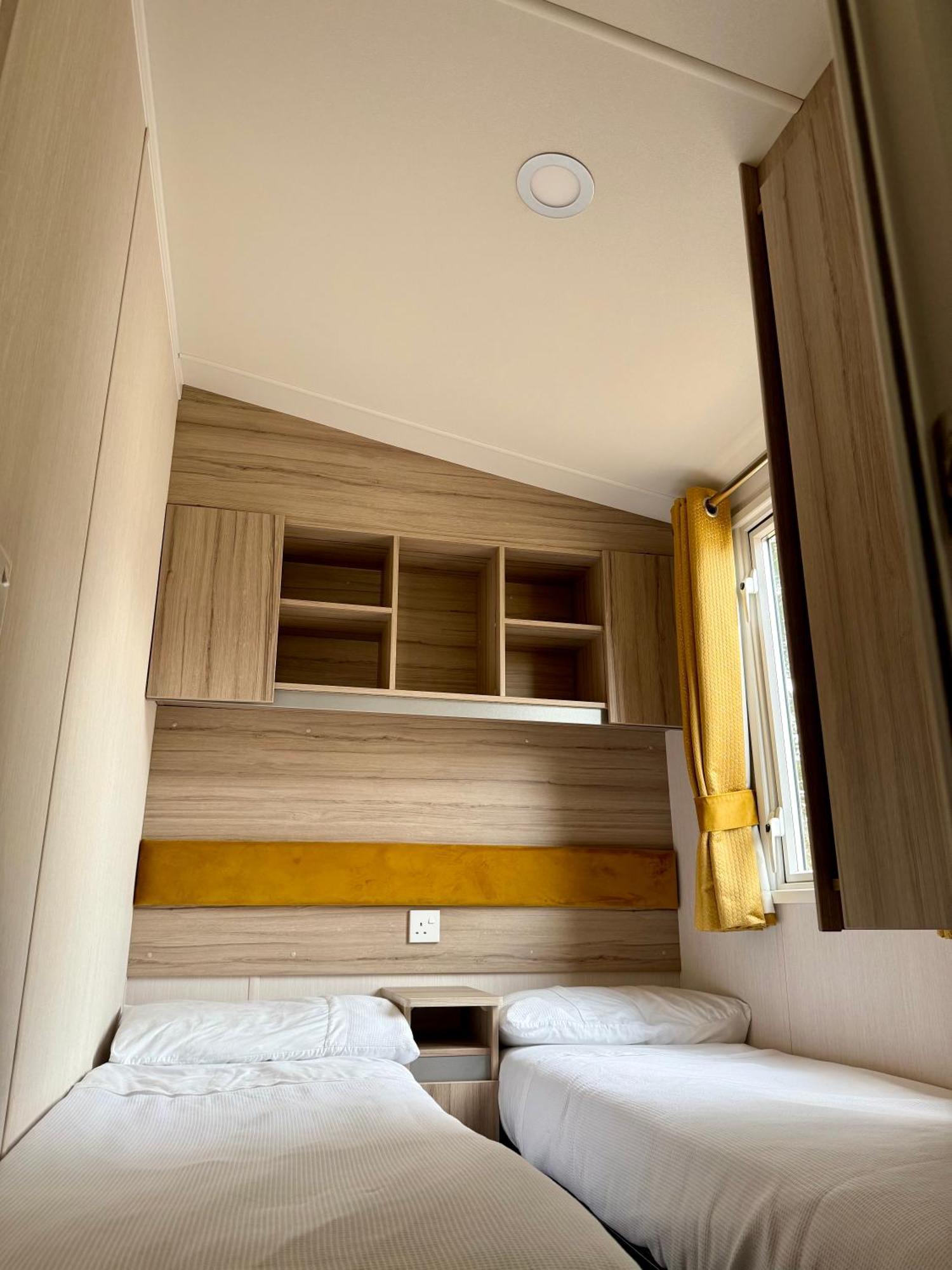 The Fly Van - Beautiful, Luxury Static Caravan Aberlour Exterior photo